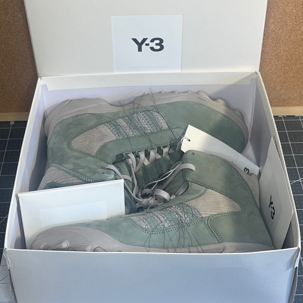 Adidas Y-3
GSG9
Brand new - Picture 3 of 11